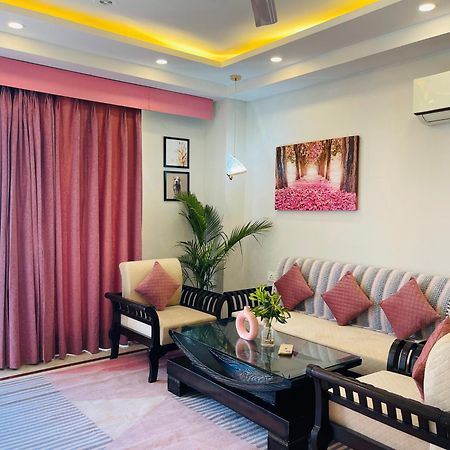 Bedchambers Medicity Serviced Apartments In Гургаон Экстерьер фото