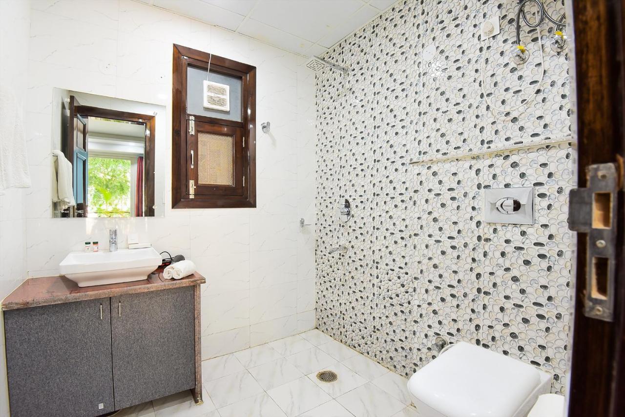 Bedchambers Medicity Serviced Apartments In Гургаон Экстерьер фото