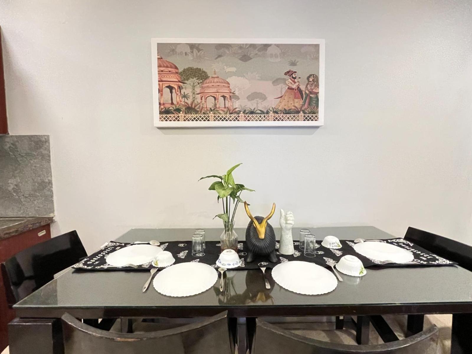 Bedchambers Medicity Serviced Apartments In Гургаон Экстерьер фото