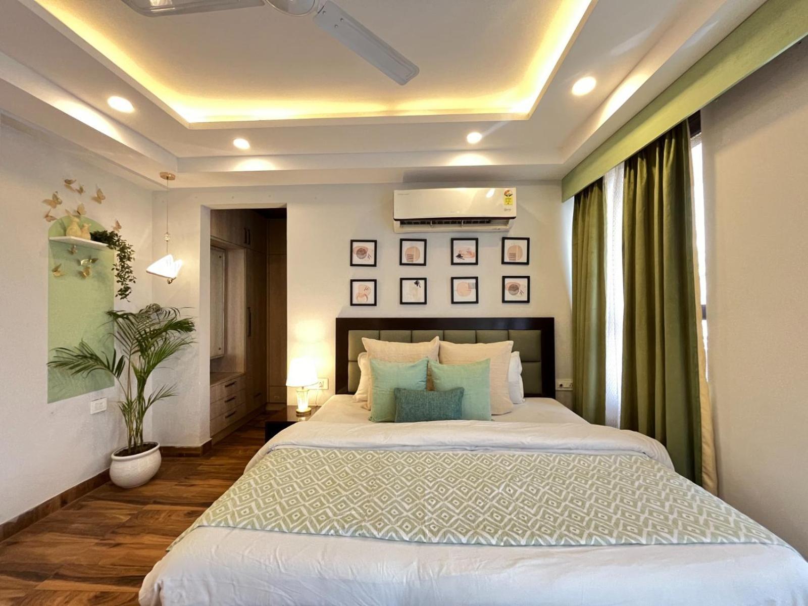 Bedchambers Medicity Serviced Apartments In Гургаон Экстерьер фото