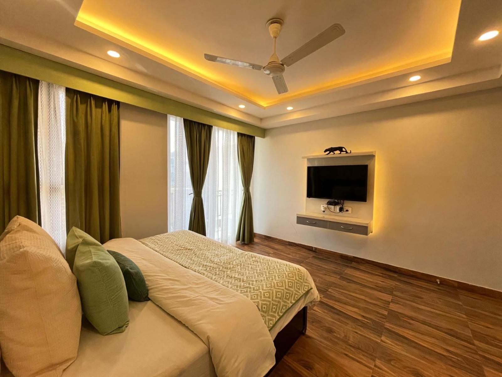 Bedchambers Medicity Serviced Apartments In Гургаон Экстерьер фото