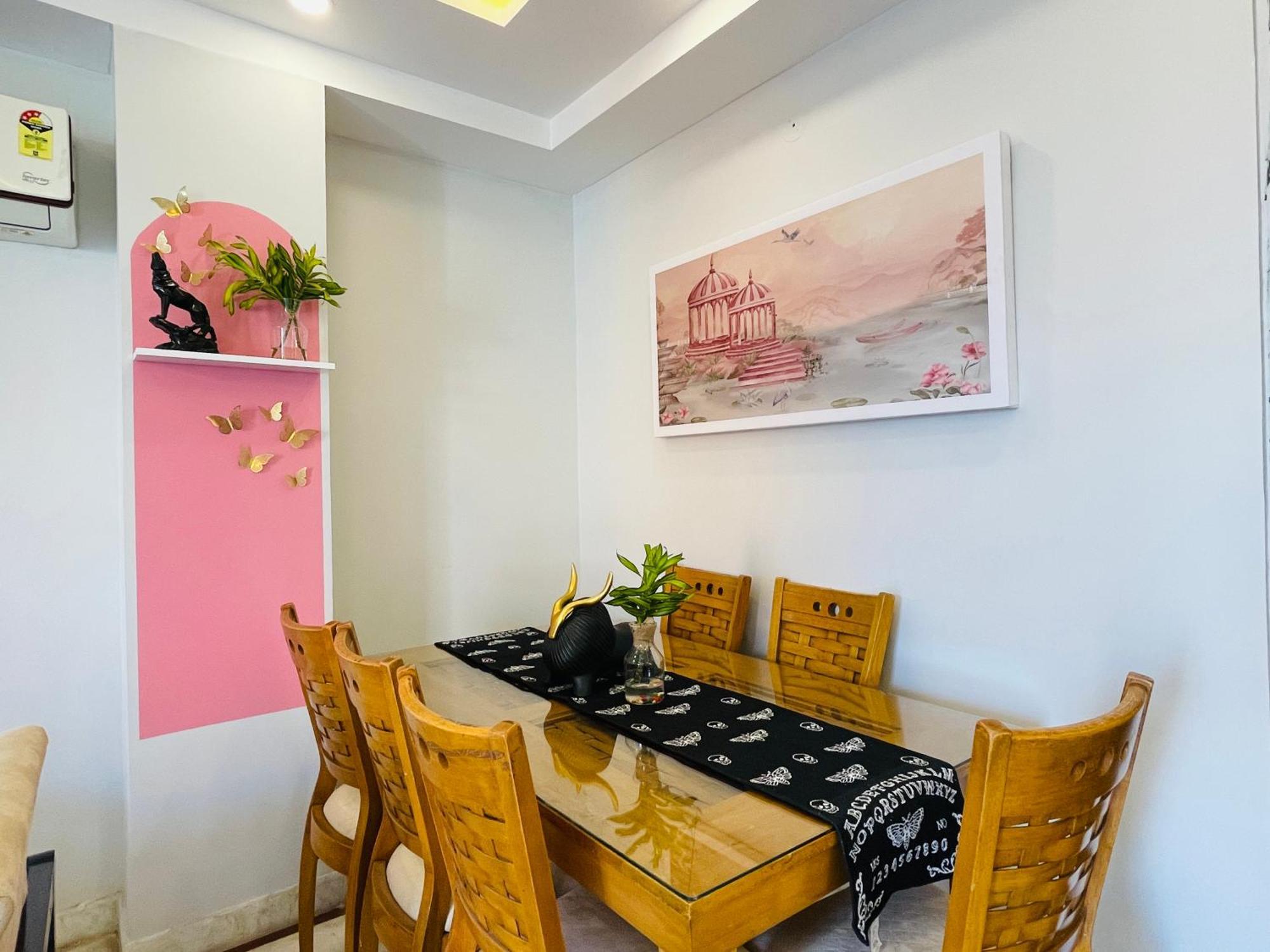 Bedchambers Medicity Serviced Apartments In Гургаон Экстерьер фото