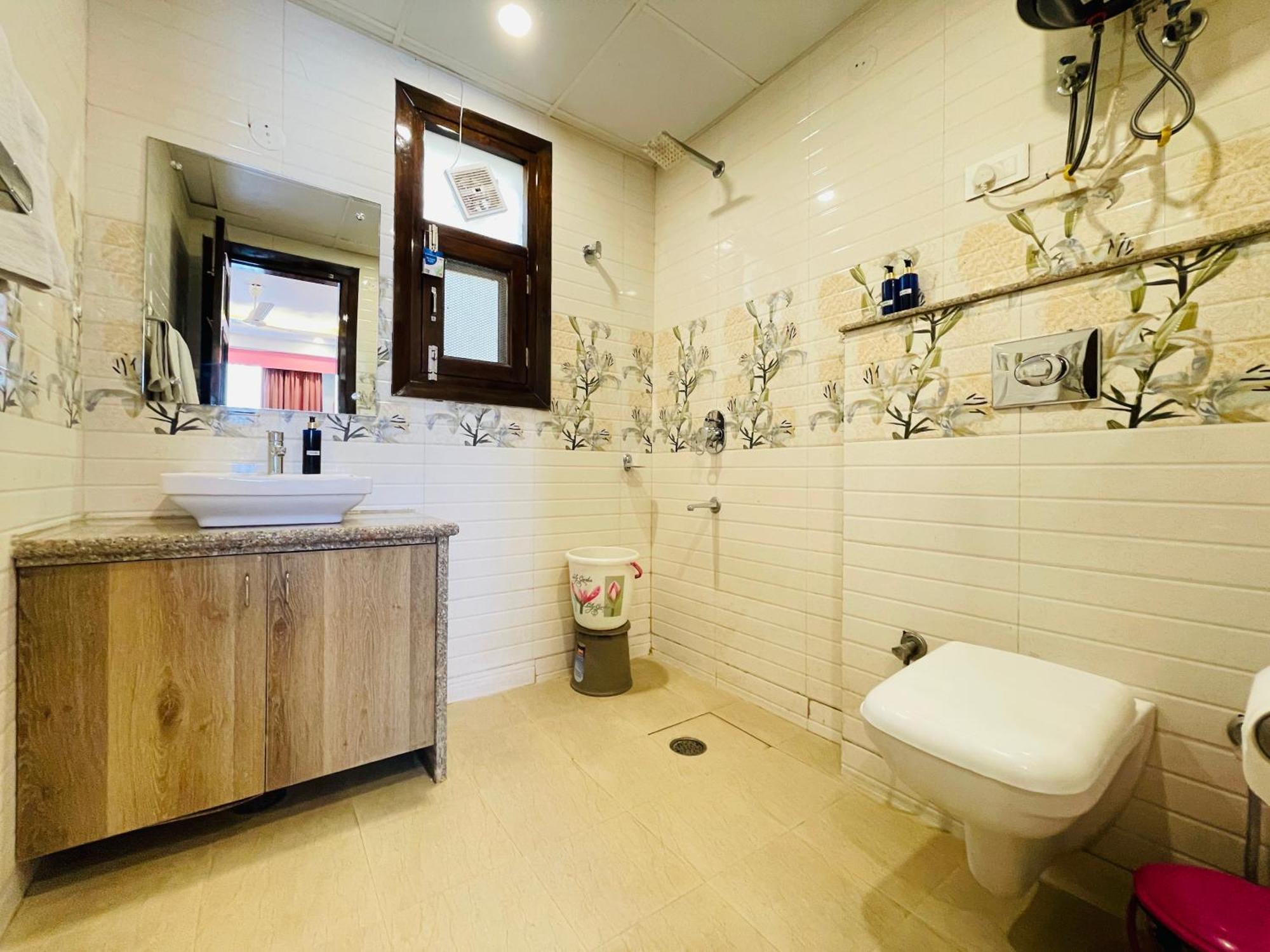 Bedchambers Medicity Serviced Apartments In Гургаон Экстерьер фото