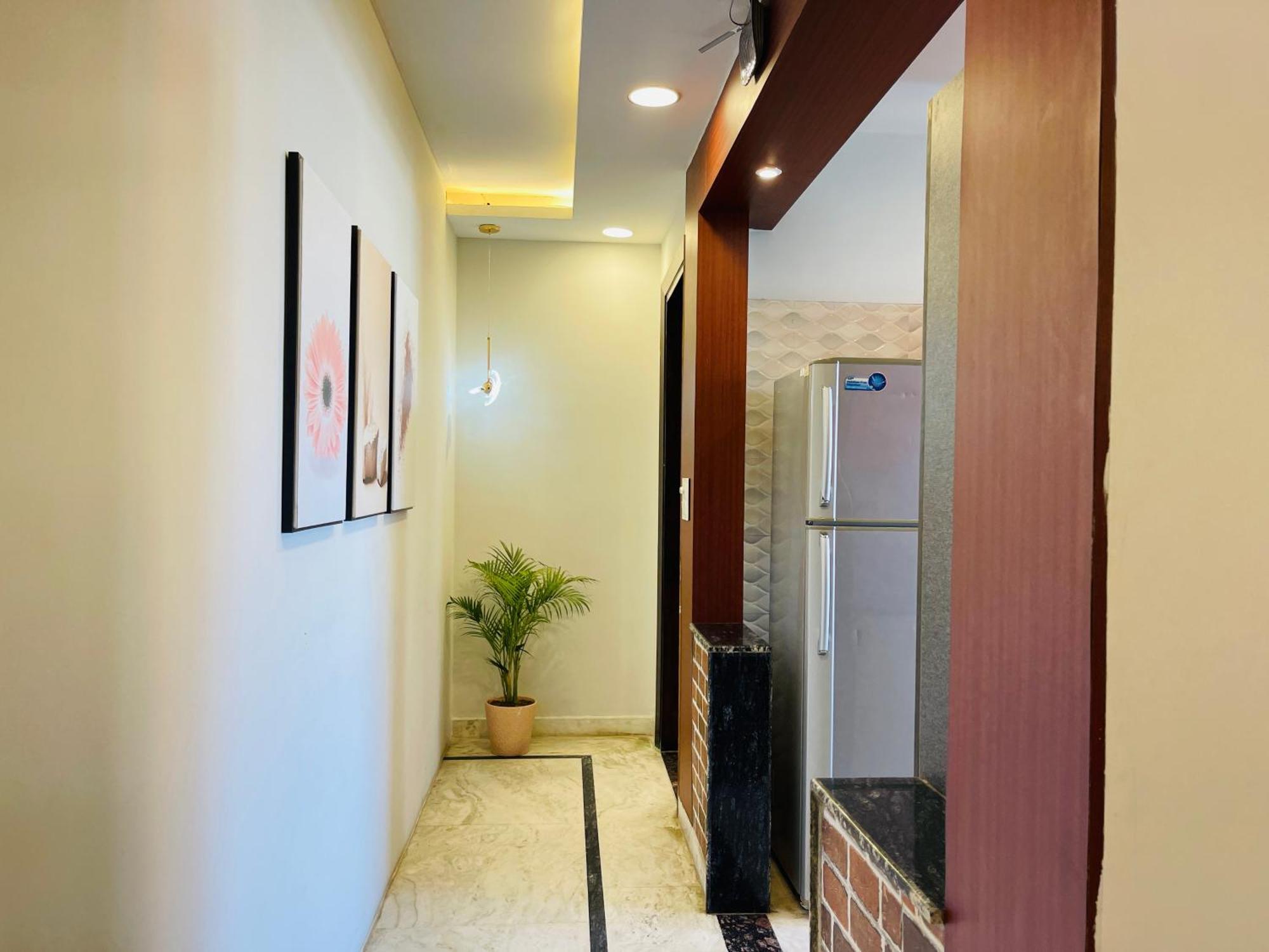 Bedchambers Medicity Serviced Apartments In Гургаон Экстерьер фото